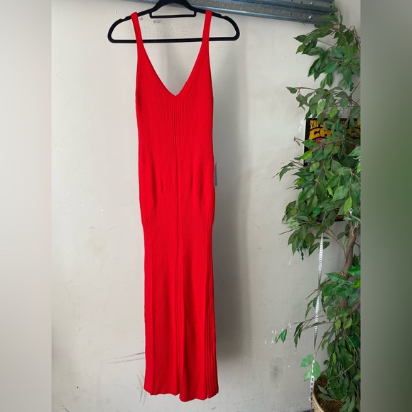 NWT•En Saison Red Ribbed Knit Midi Dress Medium Sleeveless Bodycon V-Neck Party - Picture 2 of 10